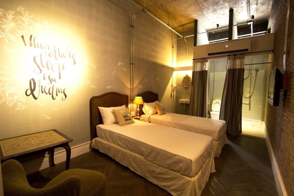 Oneday Hostel Sukhumvit 26 Bangkok Exterior photo