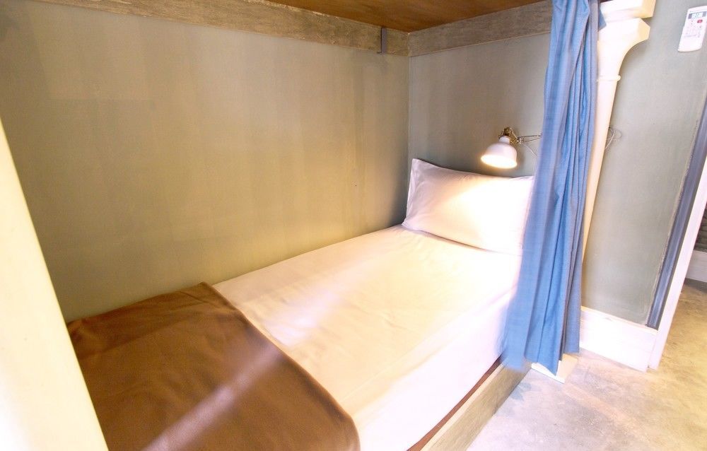 Oneday Hostel Sukhumvit 26 Bangkok Exterior photo